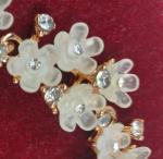 Vintage Lucite Daisy Crystal Bracelet