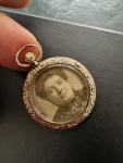Edwardian 9K Gold Double-Glazed Locket Pendant