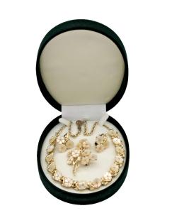 1960s Vintage Mother of Pearl Jewelry Set