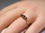1915 Hallmarked 18ct Gold Garnet Ring Size L