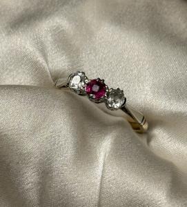 Vintage 18ct Gold Platinum Ruby Diamond Ring
