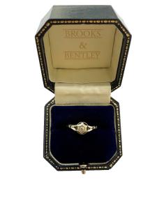 Victorian 9ct Gold Diamond Antique Ring Size R 1/2