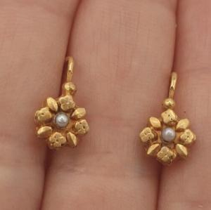 Victorian Yellow Gold Earrings with Pearls