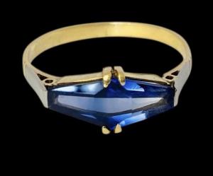 Elegant Art Deco Gold, Platinum, and Sapphire Ring