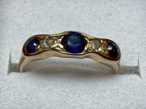Vintage 5-Stone Sapphire and Diamond Gold Ring