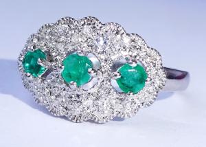 Antique 9ct White Gold Emerald & Diamond Ring