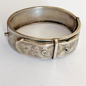 Charming Victorian Buckle Bangle