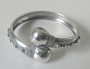 Victorian Etruscan Revival Adjustable Silver Bangle