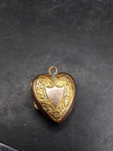 Victorian Style Heart-Shaped Photo Locket Pendant
