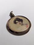 Antique Gold Tone Locket - 3cm Diameter