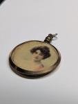Antique Gold Tone Locket - 3cm Diameter