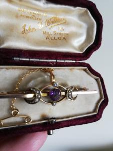 Victorian 9ct Gold Brooch with Amethyst and Pearls