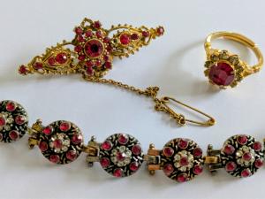 Vintage Ruby Glass Jewelry Set: Bracelet, Brooch, Ring