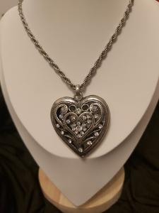 Vintage Collectible Antique Necklace – Offers Welcome