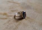 Victorian 9kt Gold Ring with Garnet Stone