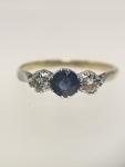 Vintage 18ct Gold Platinum Sapphire Diamond Ring