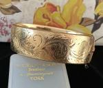 Edwardian 46g Wide Hinged Bangle in 9ct Gold