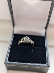 1920s Vintage Diamond Solitaire Gold & Platinum Ring