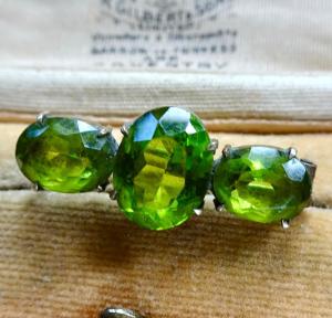 Edwardian Green Rhinestone Silver Brooch Pin