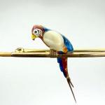 Vintage 9ct Gold Macaw Parrot Brooch with Pearl