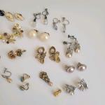 Charming Vintage Collectable Earrings Jewelry Set