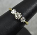Vintage 1.10ct Diamond 18ct Gold Trilogy Ring