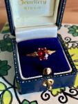 18ct Gold Vintage Ring with Garnet & Diamonds