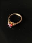 18ct Gold Vintage Ring with Garnet & Diamonds
