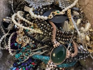 Vintage 5kg Sparkly Bling Jewellery Lot