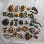Vintage Costume Jewellery Brooch Collection