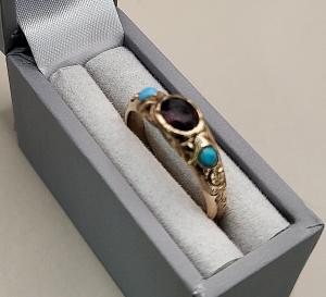 Victorian 9ct Gold Turquoise and Garnet Ring