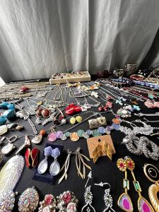Vintage Jewellery Surprise Set (4 Pieces)