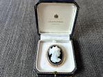 Antique Victorian Gold Cameo Brooch Pendant