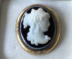Antique Victorian Gold Cameo Brooch Pendant