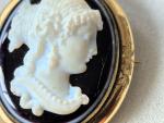 Antique Victorian Gold Cameo Brooch Pendant