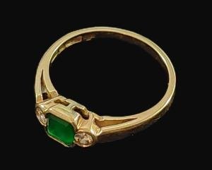 Vintage 18ct Gold Emerald and Diamond Ring Size N