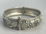 Silver Plated Hinged Bangle with Leaf Design
