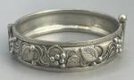 Silver Plated Hinged Bangle with Leaf Design