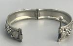Silver Plated Hinged Bangle with Leaf Design