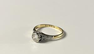 18ct Gold & Platinum Diamond Solitaire Ring