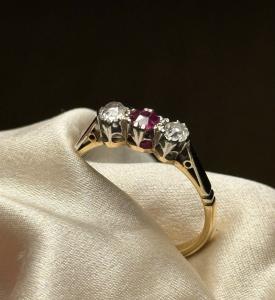 18ct Gold Platinum Trilogy Ring with Ruby Diamond