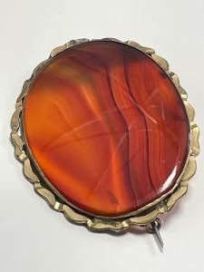 Victorian Vintage Scalloped Banded Agate Brooch