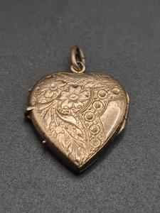 Antique Gold Heart Shaped Etched Locket Pendant
