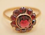Vintage 9K Gold Garnet Daisy Cluster Ring