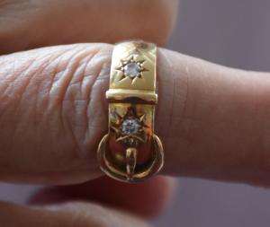 1918 Antique 18ct Gold Buckle Ring