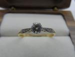 Beautiful Antique 18ct Platinum Diamond Engagement Ring