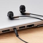 Amazon Basics Wired Earbuds with Microphone