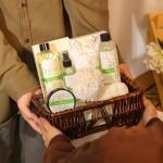 Lily Home Spa Gift Basket: 10-Piece Body Set