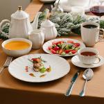 Set of 6 Gold-Trimmed Porcelain Dinner Plates