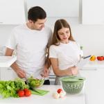 SUSTEAS Large Salad Spinner with 5 Blade Slicer